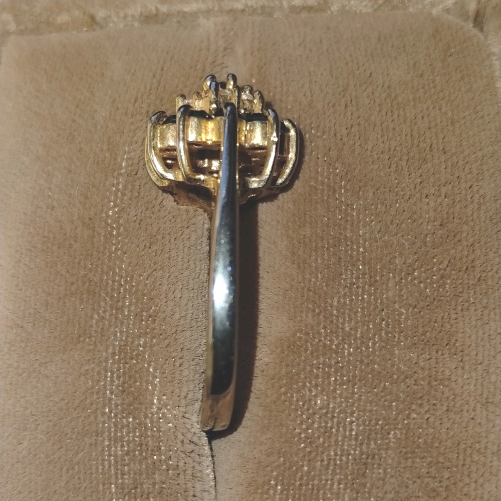 Ring - Picture 3 of 6